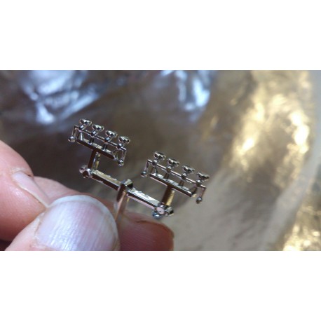 * Herpa Spare Parts 051927  Headlights compatible for all driving cabs (8 Sprues / 4 lights per Sprue / Total of 32 Lights