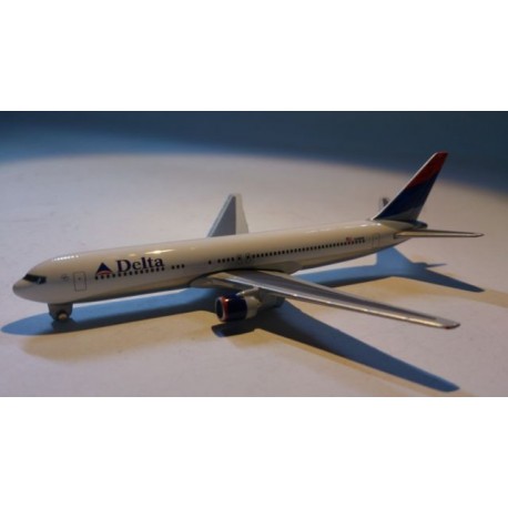 * Herpa Wings (Magic) Herpa Wings 470223 Delta Airlines Boeing 767 - 300