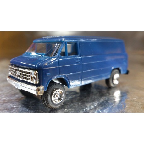 Trident 90046-B Un Liveried Transporter Van