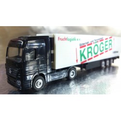 * Herpa Trucks 065566  Mercedes-Benz Actros LH refrigerated box trailer "Kröger Fruchtlogistik"