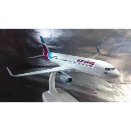 * Herpa Wings Snapfit 610674  Eurowings Airbus A320