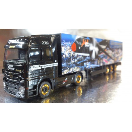 * Herpa Trucks 154451  Mercedes-Benz Actros LH 08 box semitrailer "Christmas 2008"