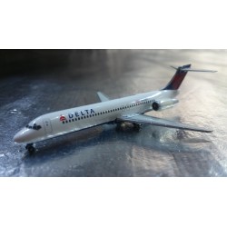* Herpa Wings 528733  Delta Air Lines Boeing 717