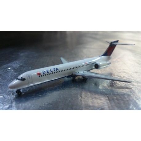 * Herpa Wings 528733  Delta Air Lines Boeing 717