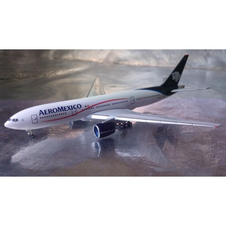 * Herpa Wings 524483  Aeromexico Boeing 777-200