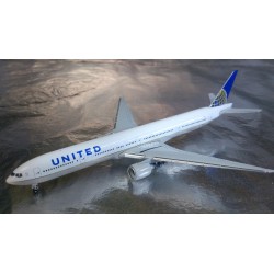 * Herpa Wings 529877  United Airlines Boeing 777-300ER