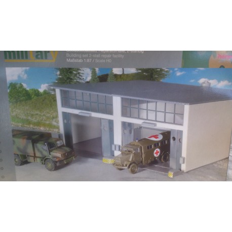 * Herpa 745857  Military or Civilian: Building set 2-stall repair facility, length 220 mm x width 190 mm x height 85 mm