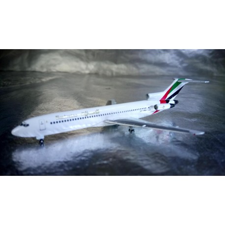 * Herpa Wings 526968  Emirates Boeing 727-200