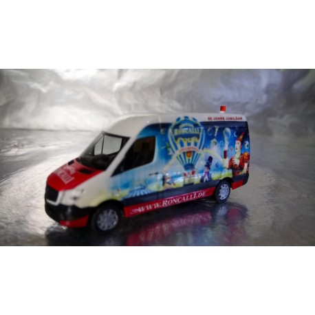 * Herpa Cars 092784  Mercedes-Benz Sprinter with high roof "Circus Roncalli"