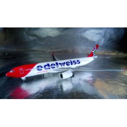 * Herpa wings 528870  Edelweiss Air Airbus A330-300 new 2016 colors