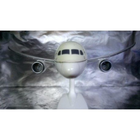 * Herpa Snapfit 611398  Saudia Boeing 787-9 Dreamliner