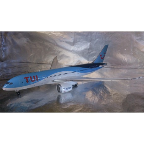 * Herpa Wings 557757  TUI Airlines Boeing 787-8 Dreamliner