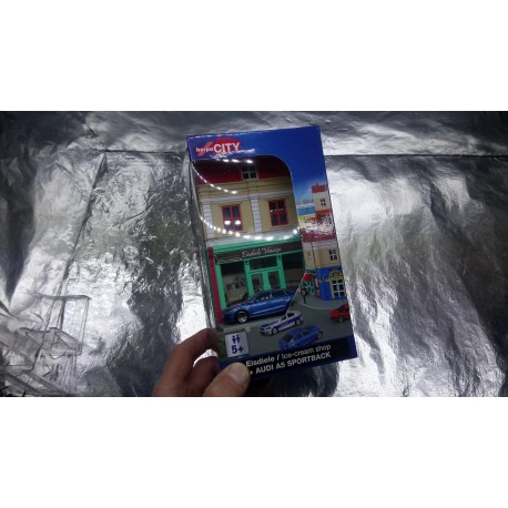 * Herpa City 800051 ice cream parlor with die-cast model