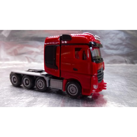 * Herpa Trucks 307734  Mercedes-Benz Arocs Bigspace heavy duty rigid tractor, red