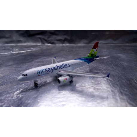 * Herpa Wings 530439  Air Seychelles Airbus A320 - S7-AMI