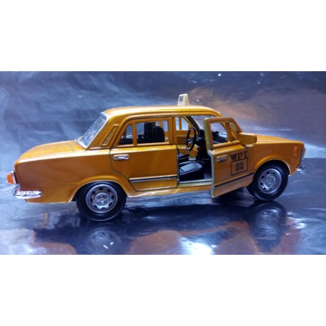 * Welly - Fiat 126P Poland Taxi - WPT No 1313 Gold Scale 1:34