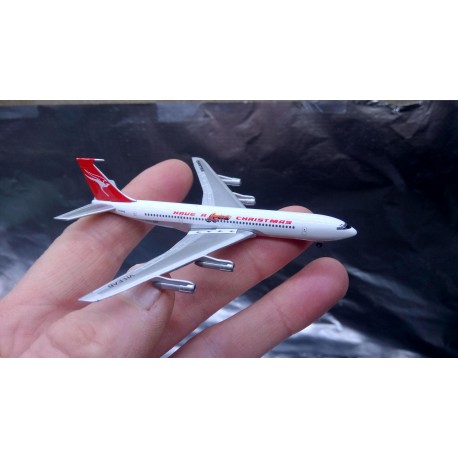 * Herpa Wings 529488  Qantas Boeing 707-300C "Have a Qantastic Christmas"