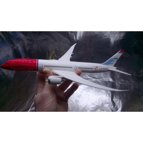 * Herpa Snap Fit 611503-001  Norwegian Boeing 787-9 Dreamliner
