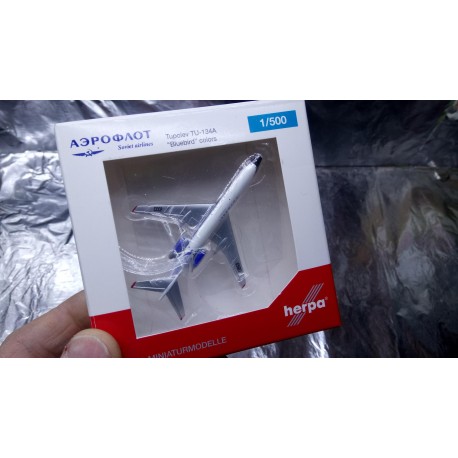 * Herpa Wings 529938  Aeroflot Tupolev TU-134A "Bluebird" colors