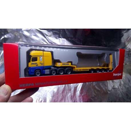 * Herpa Trucks 306027  Mercedes-Benz Actros SLT low boy semitrailer "Regel"