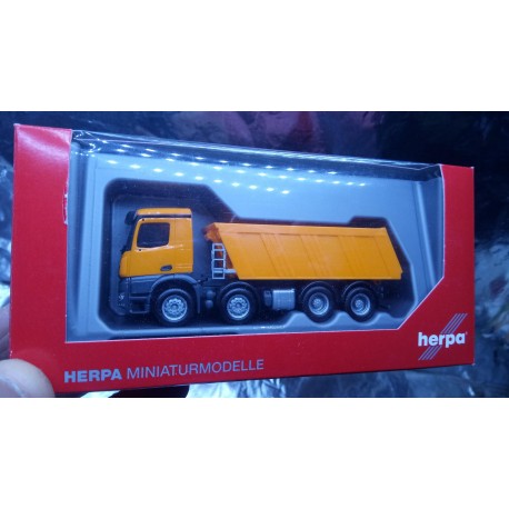 * Herpa Trucks 302517  Mercedes-Benz Arocs M dumper Meiller, 4-axles