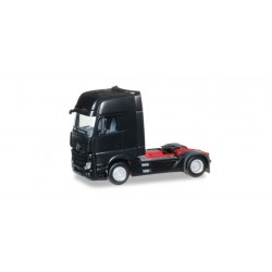 * Herpa Trucks 159173-005  Mercedes-Benz Actros Gigaspace rigid tractor, black