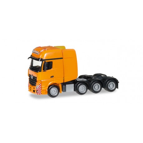 * Herpa Trucks 304368-002  Mercedes-Benz Actros Gigaspace SLT heavy duty rigid tractor, deep orange